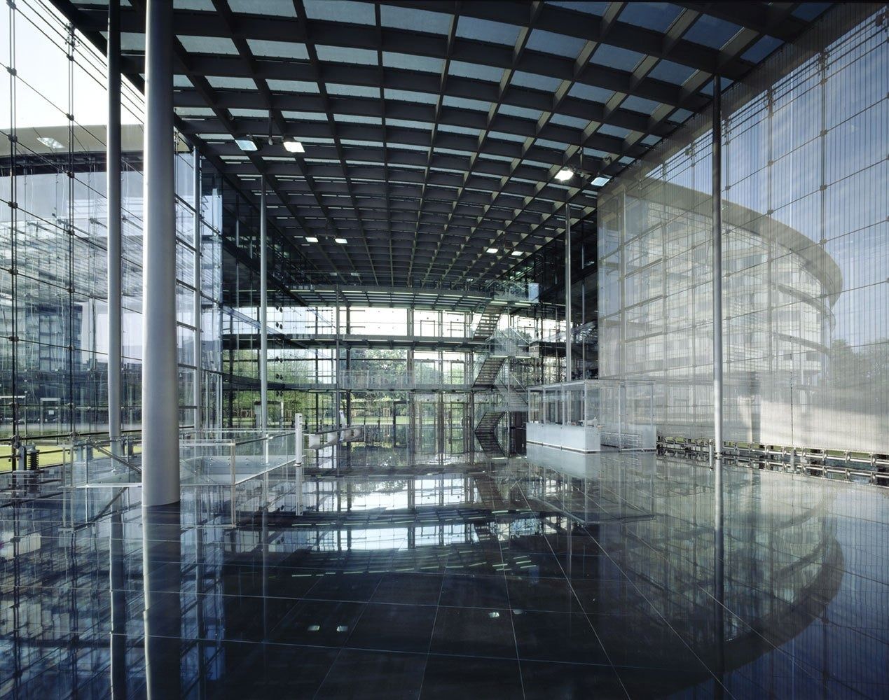 Bayer: Glass atrium between the double façade layers