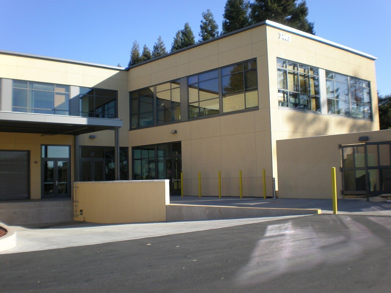 The building at 3403 Hillview Avenue