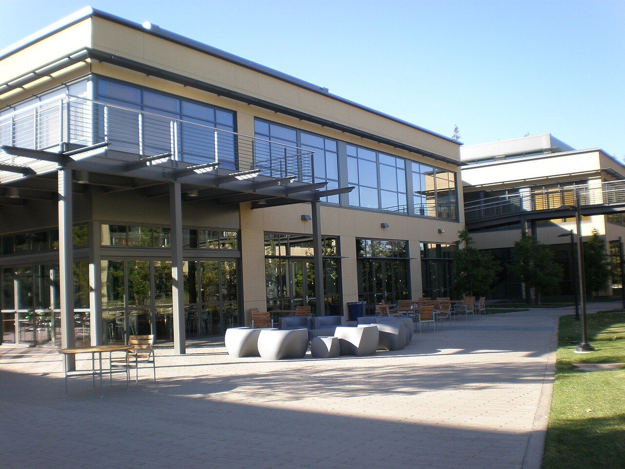 Outdoor seating by the campus café