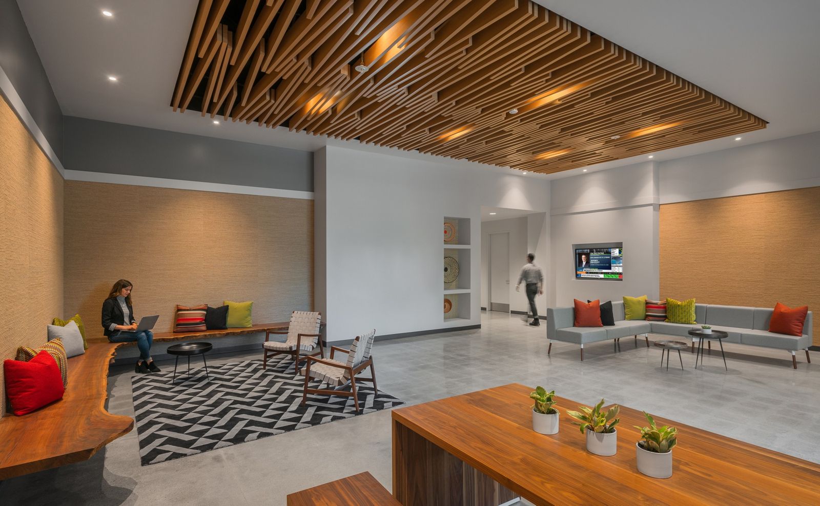 Cisco: A lounge under a wooden slatted ceiling in a Cisco building