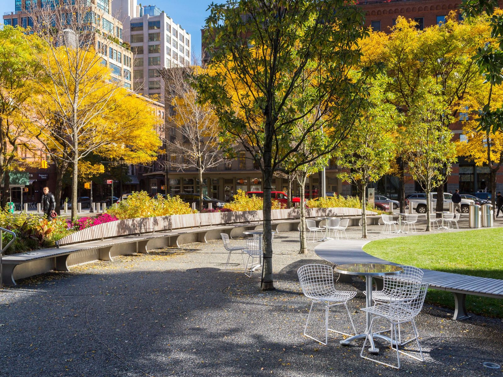 Citigroup: Gravel seating area with chairs under trees