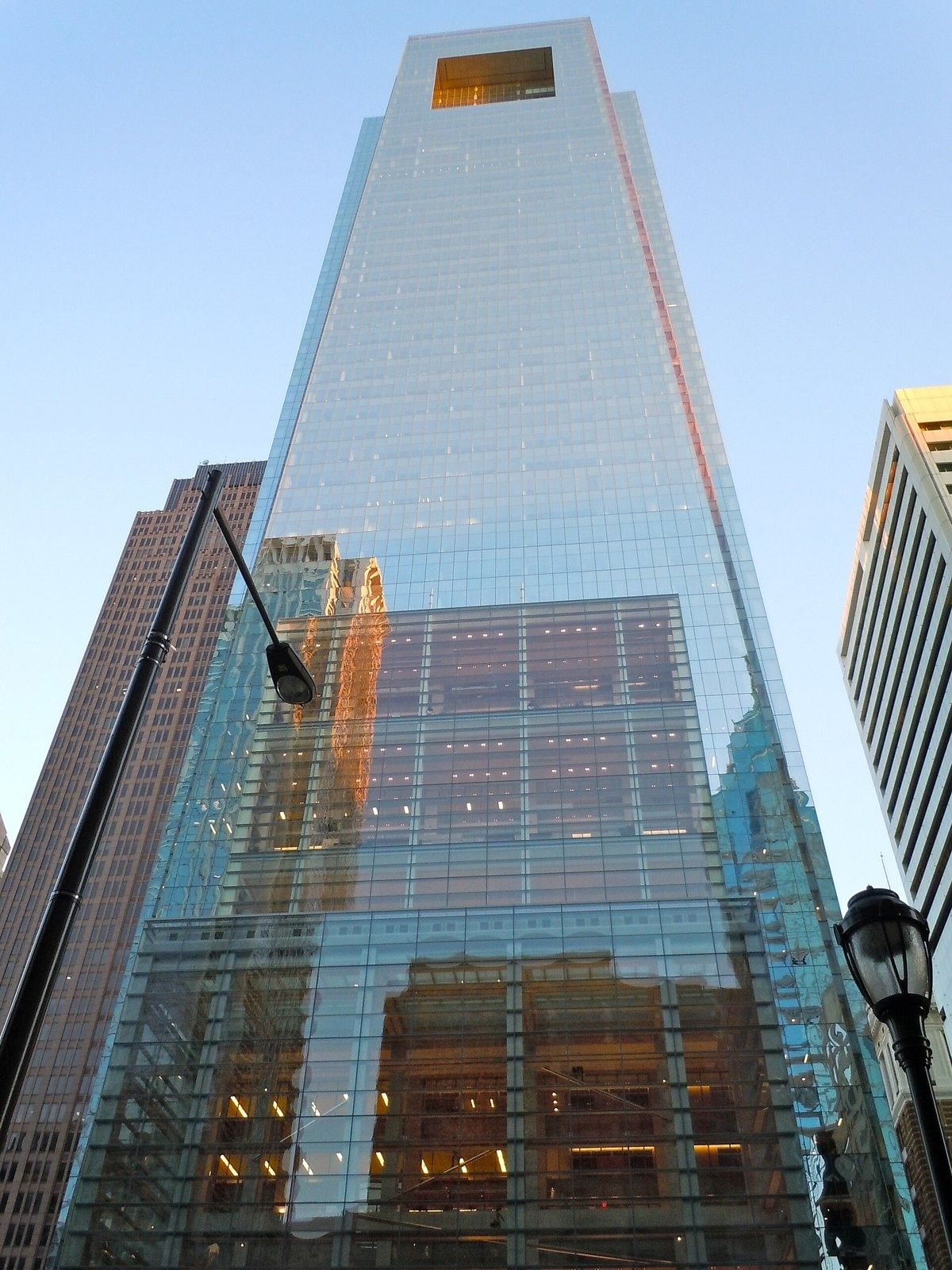 Comcast Center tower from street level