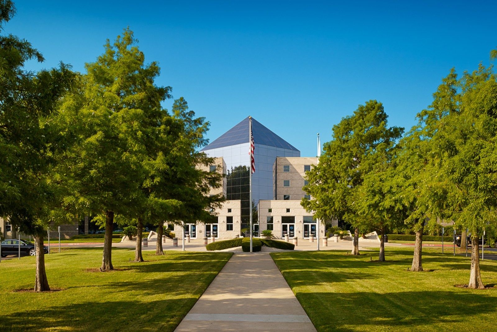 Dell Technologies: A tree-lined walk to the headquarters