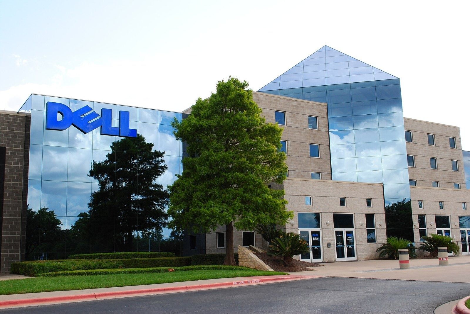 Dell Technologies: The glass-fronted building with the blue Dell logo