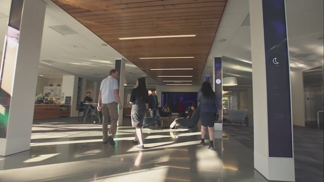 eBay: Wood-ceilinged corridor with digital columns in Main Street