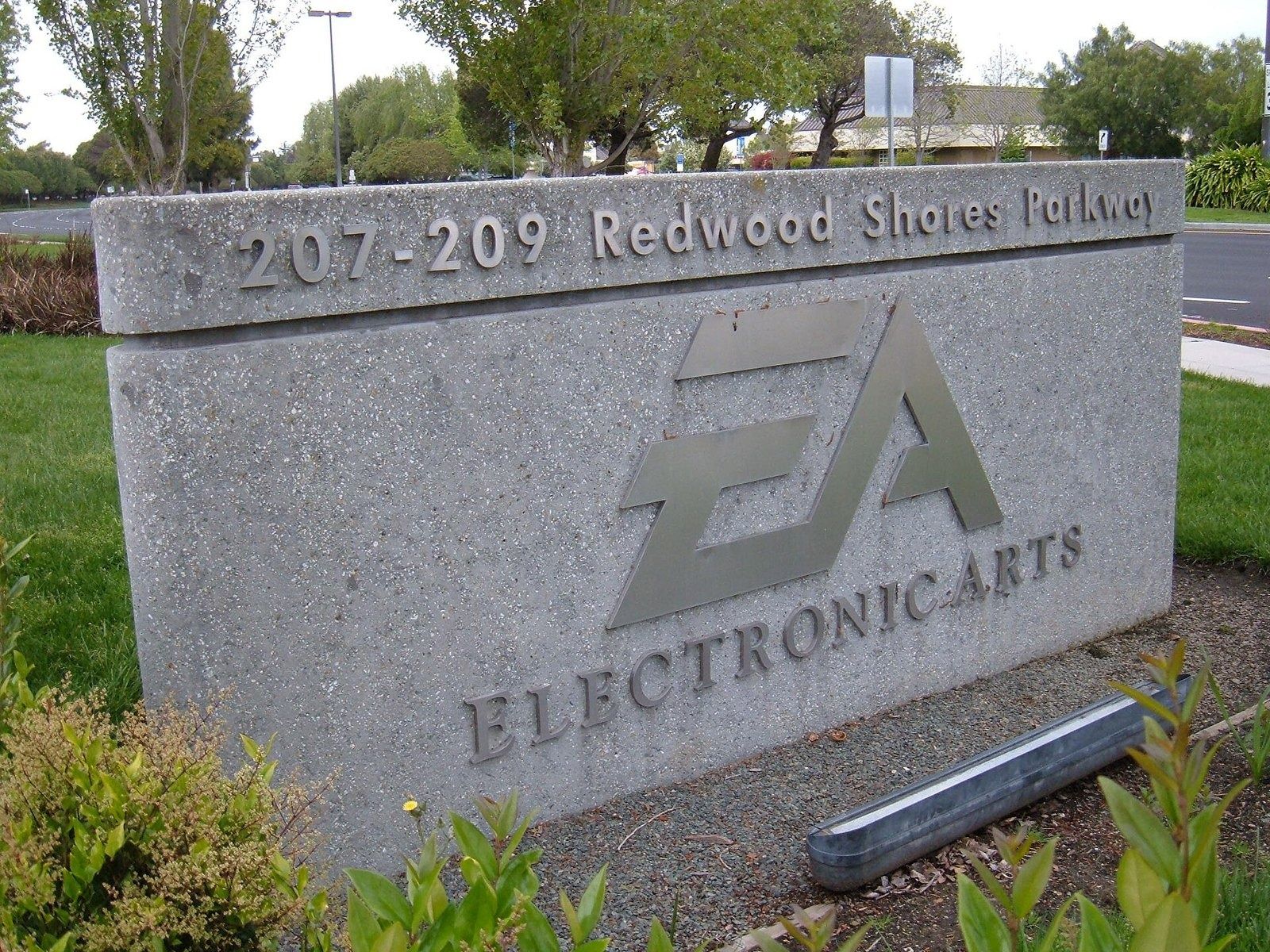 Electronic Arts sign at 207–209 Redwood Shores Parkway