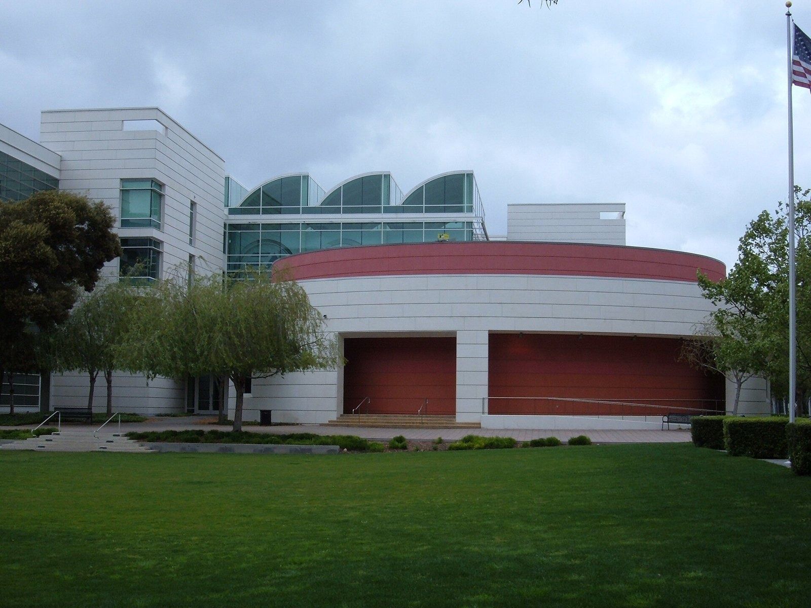 Electronic Arts: Rounded red auditorium building beside office blocks