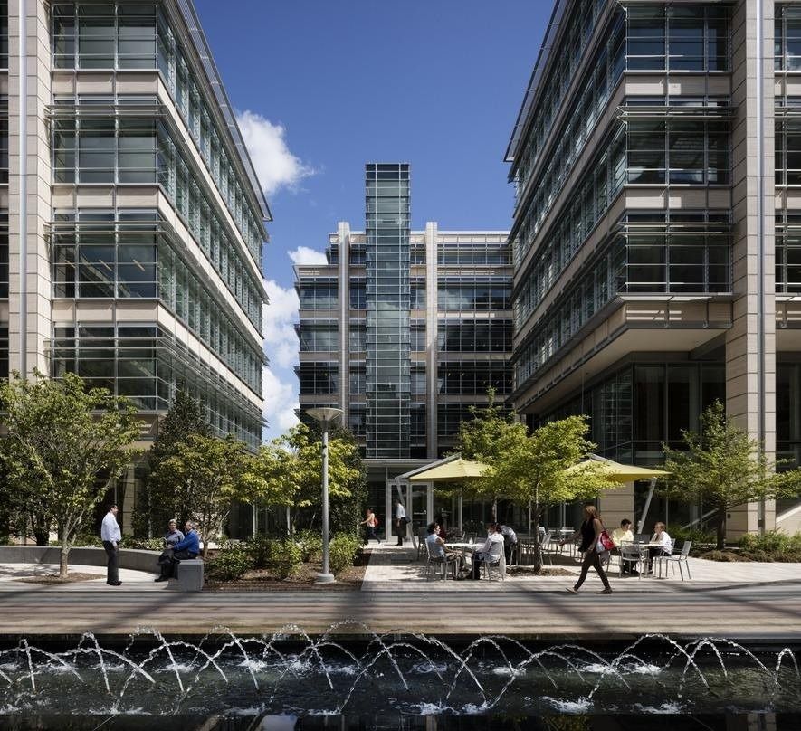 ExxonMobil: Office buildings beside a water garden