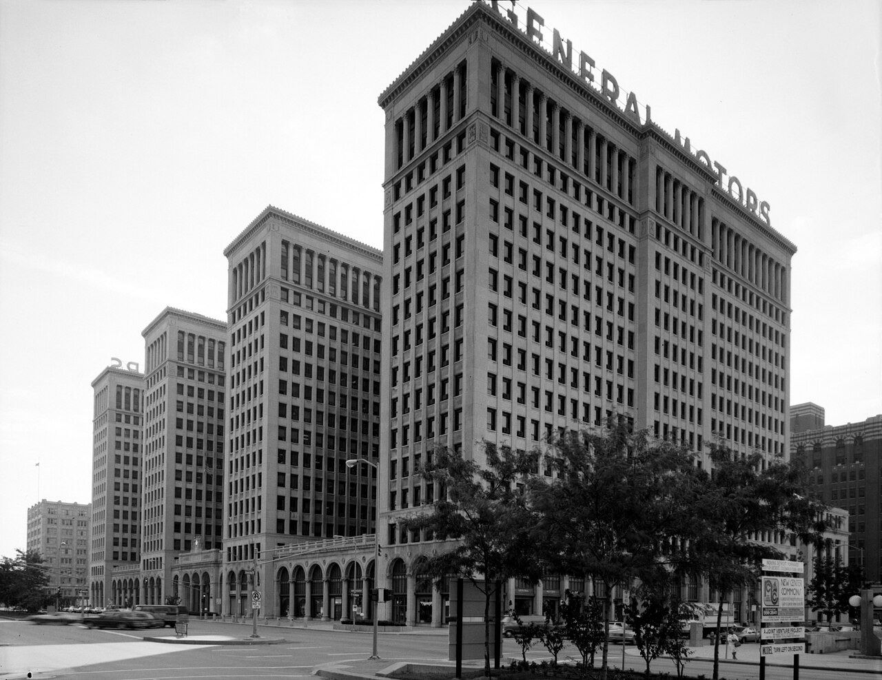 Black-and-white photo of the huge General Motors Building