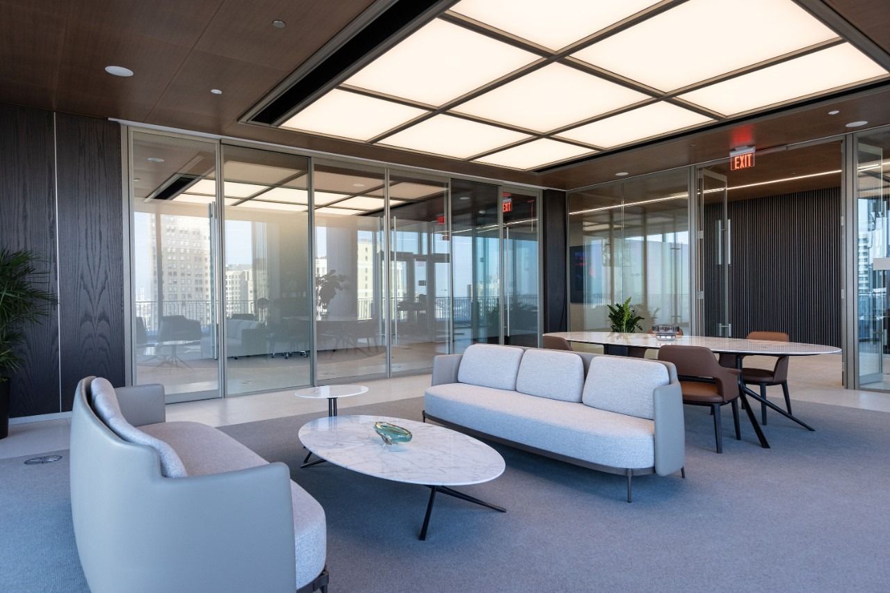 General Motors: Conference room with white sofas and glass walls