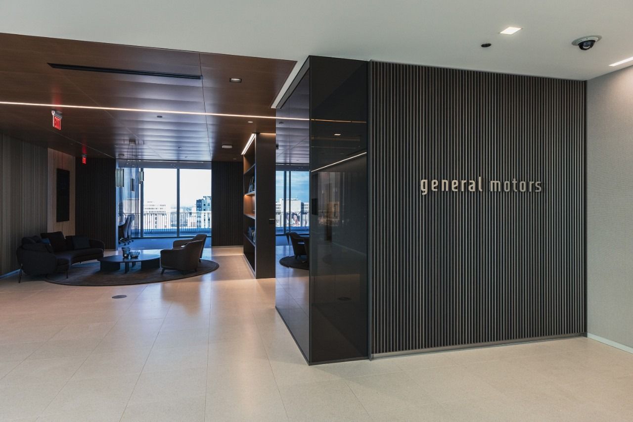 General Motors: Lobby wall with general motors lettering