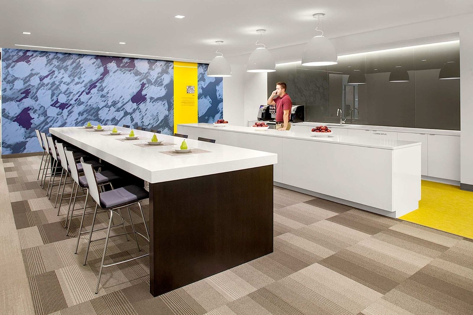 Goodyear: A kitchen island with stools