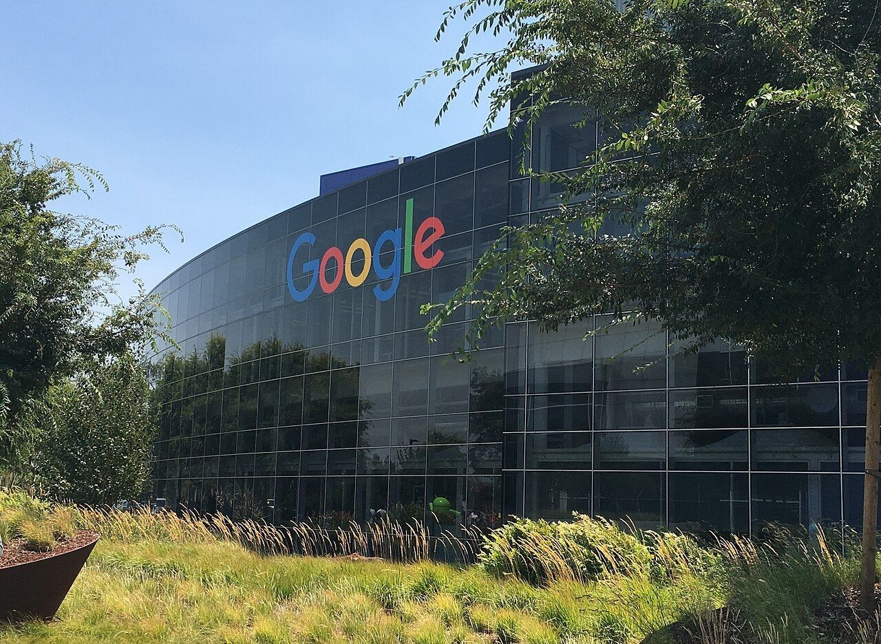 Google: The Googleplex glass façade with the Google logo