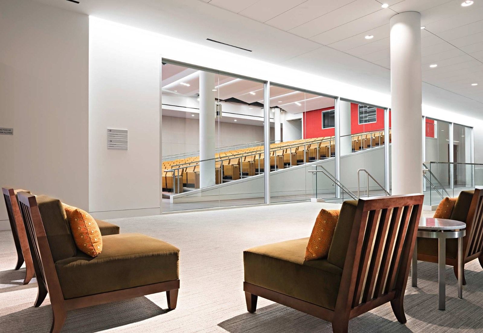 Halliburton: Leather armchairs in a bright hall
