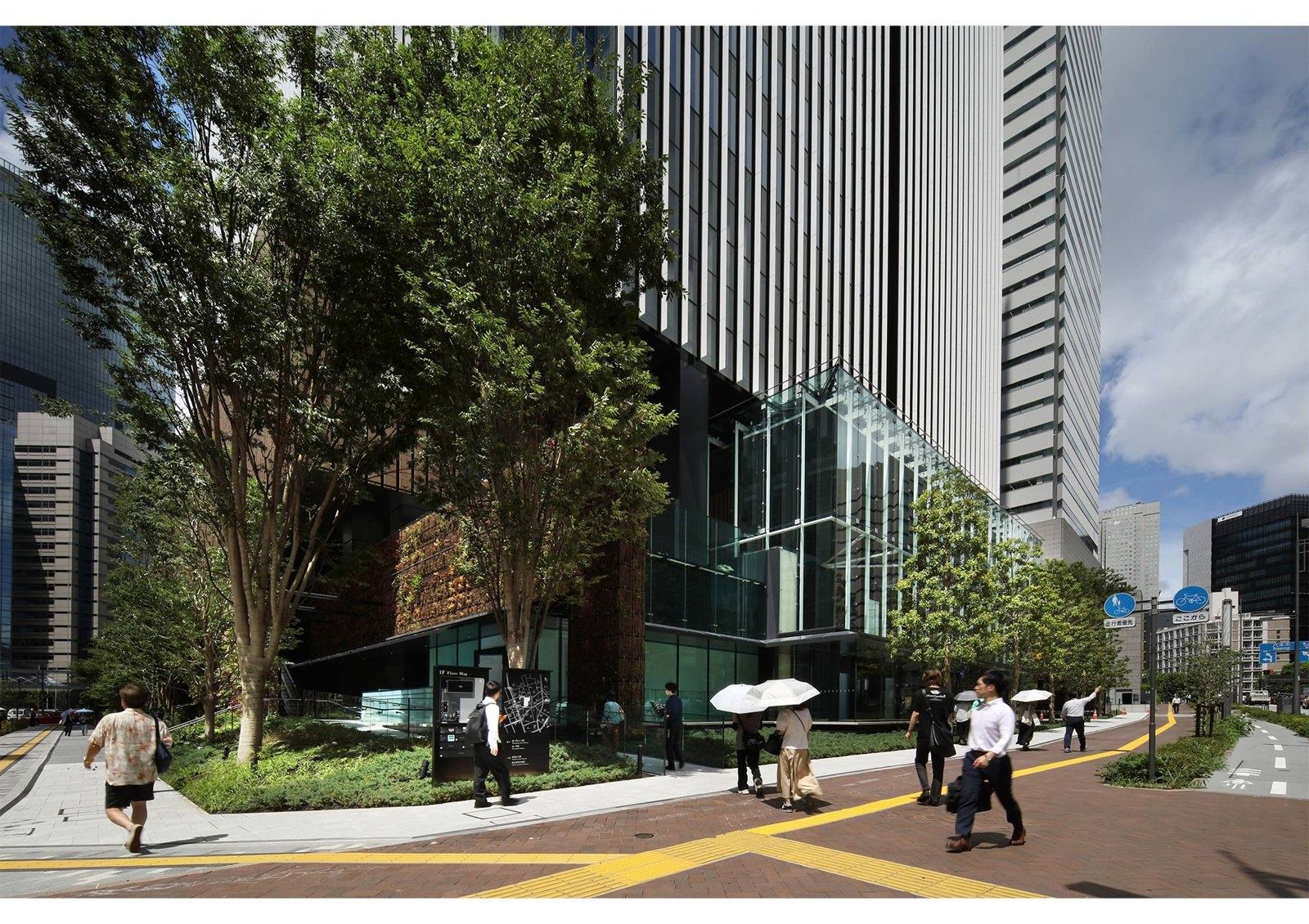 Honda: Tree-lined plaza at the tower's base