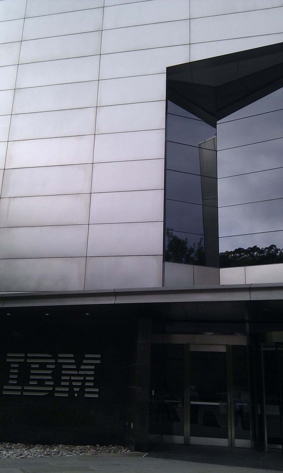 IBM: Entrance with the IBM letters
