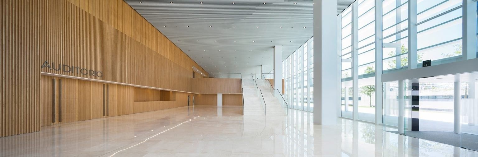 Inditex: Timber-lined corridor