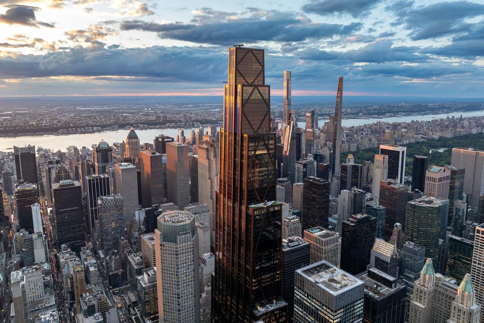 JPMorganChase: The tower over Midtown, aerial view