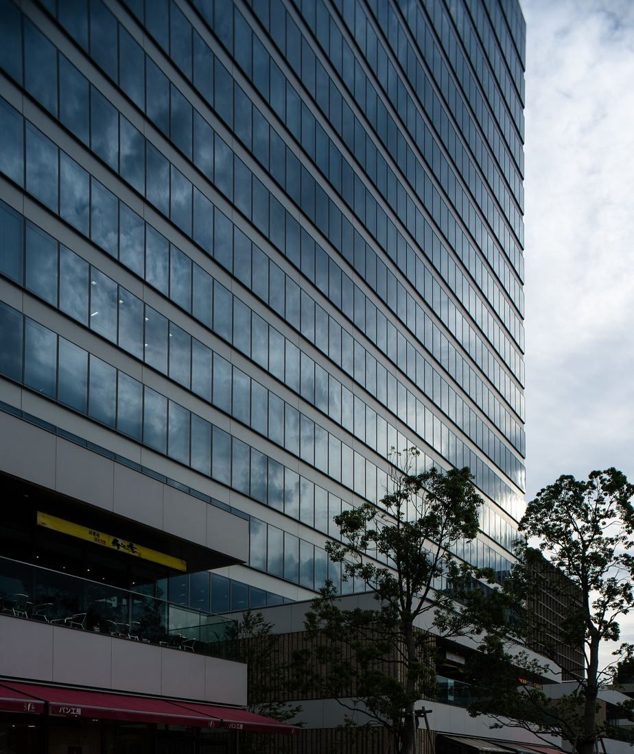 Kirin Holdings: Looking up along the glass facade of the tower