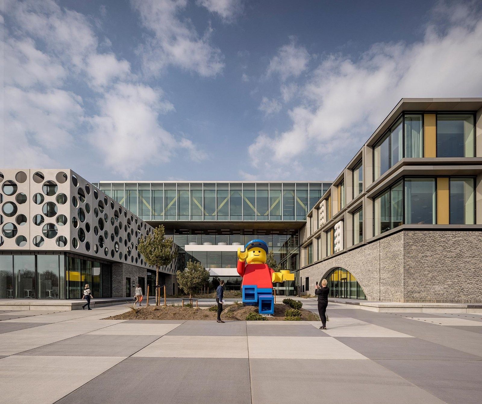 The LEGO Group: Courtyard with a giant LEGO minifigure statue