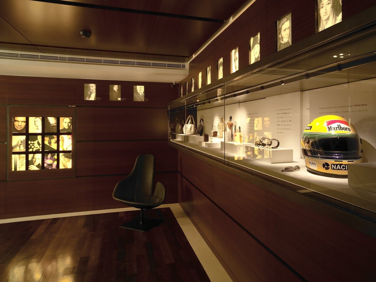 LVMH: Display cases with objects