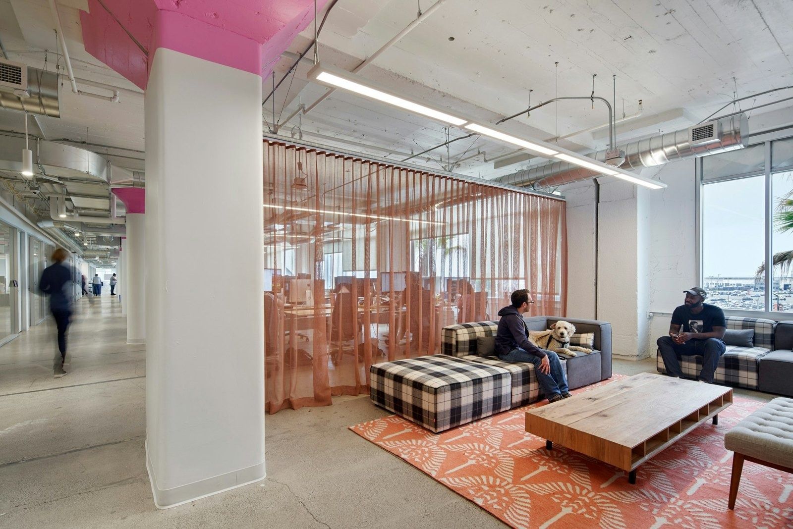 Lyft: Lounge corner behind a copper chain curtain