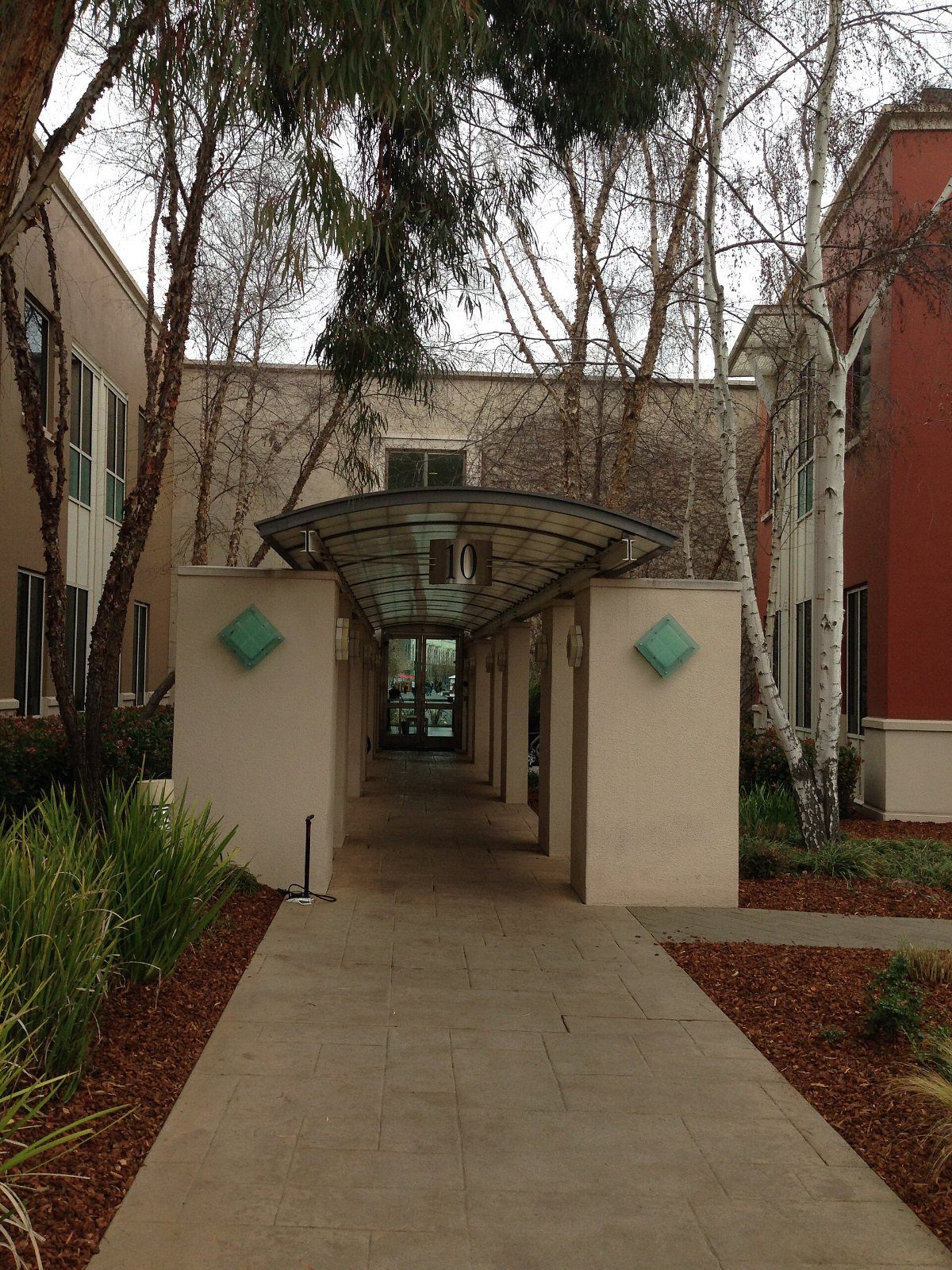 Meta: Covered walkway between two buildings