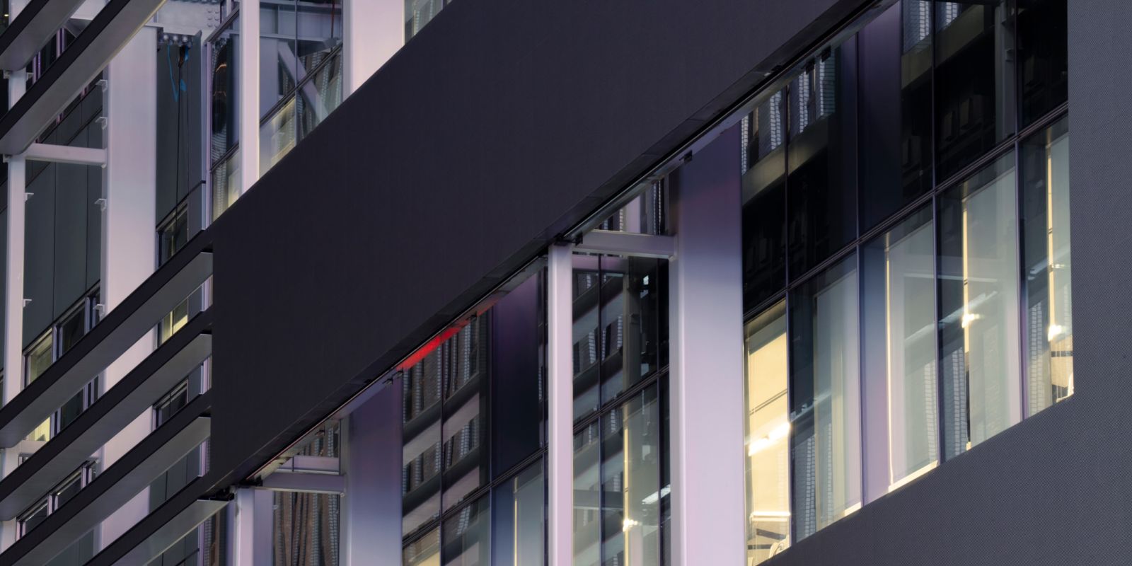 Morgan Stanley: Dark facade panel and glass corner