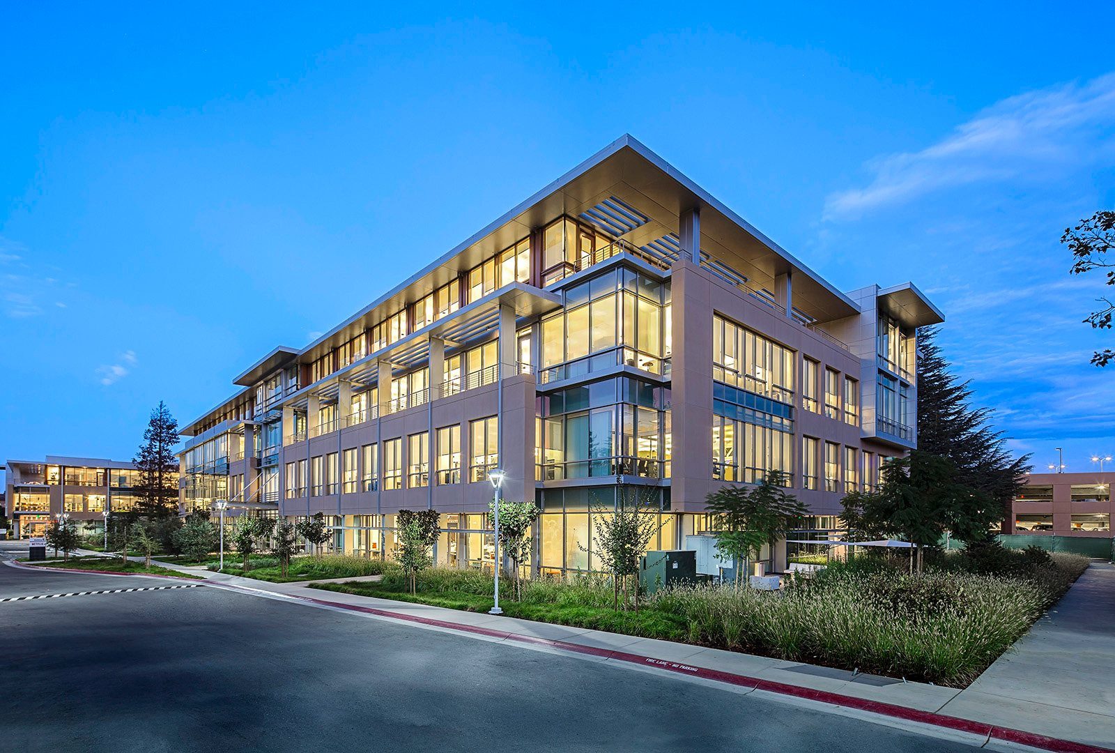 Netflix: Office building corner at blue hour