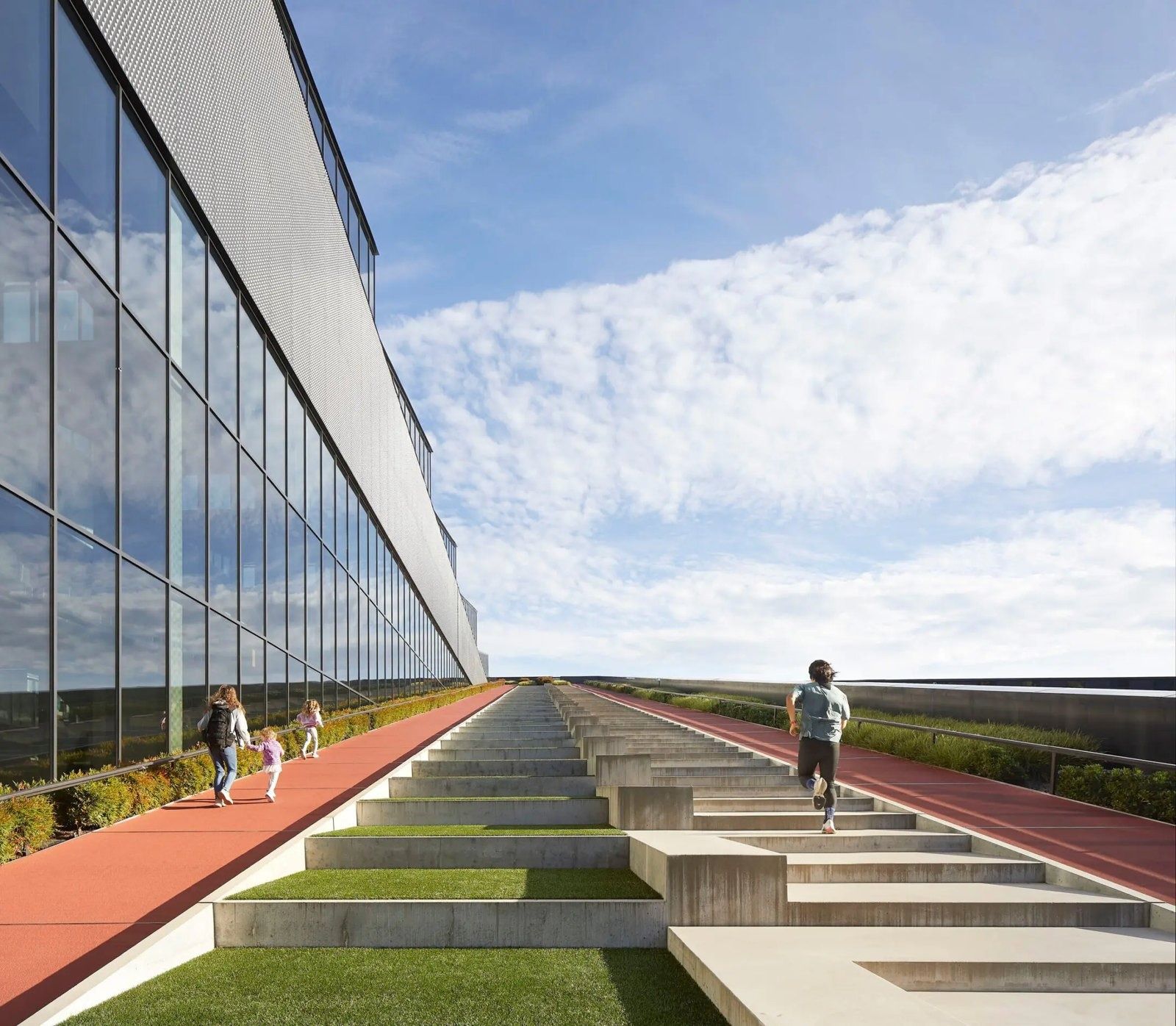 Nike: A rooftop track