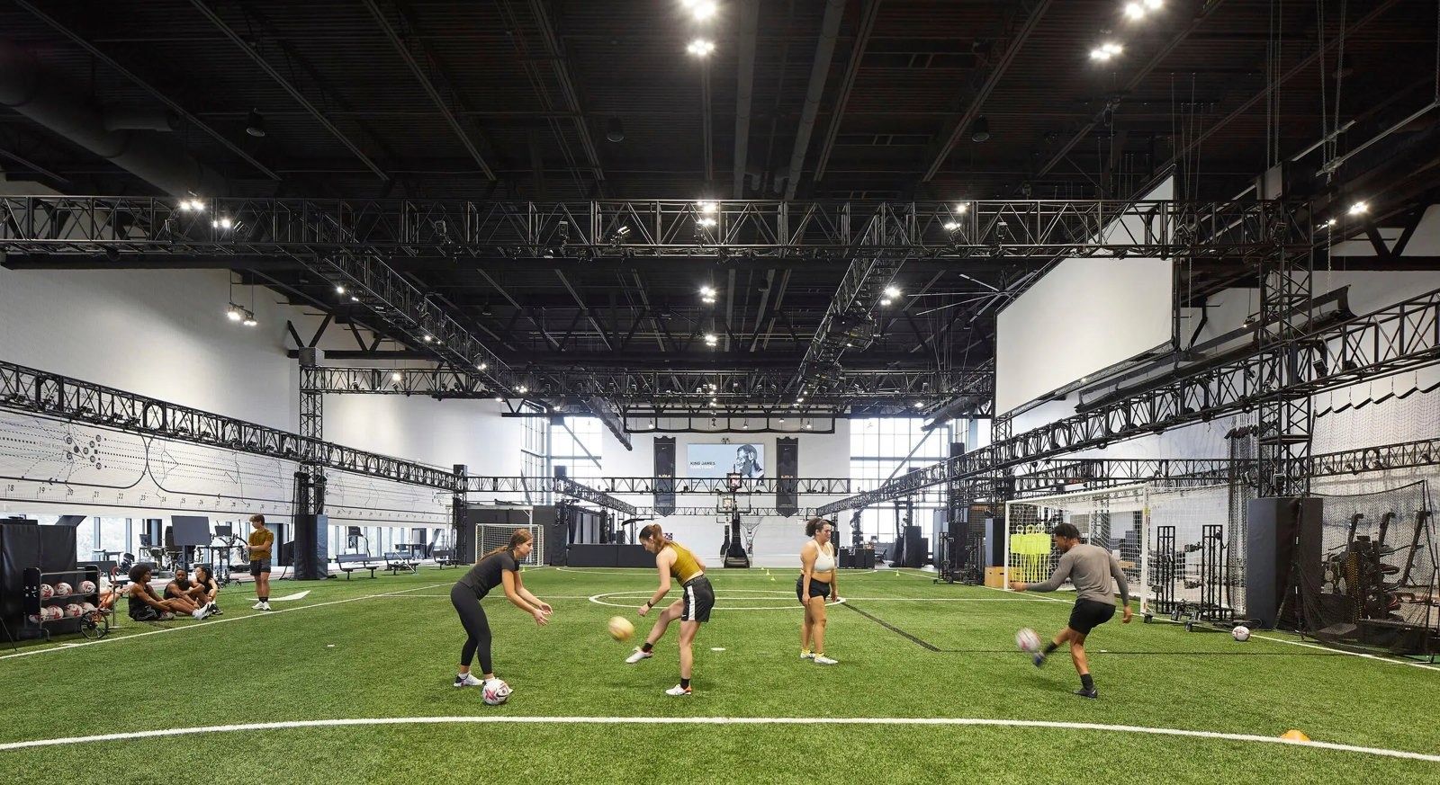 Nike: Indoor field