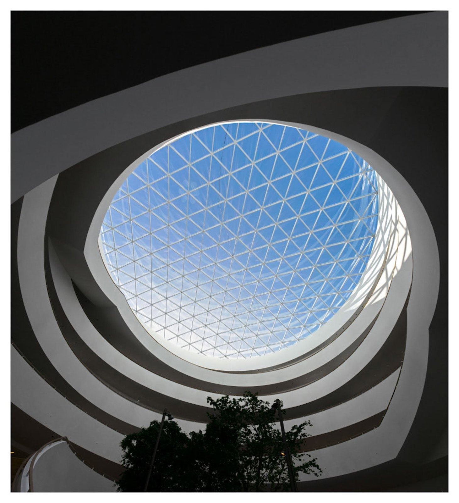 Novo Nordisk: A round glass roof seen from the atrium floor