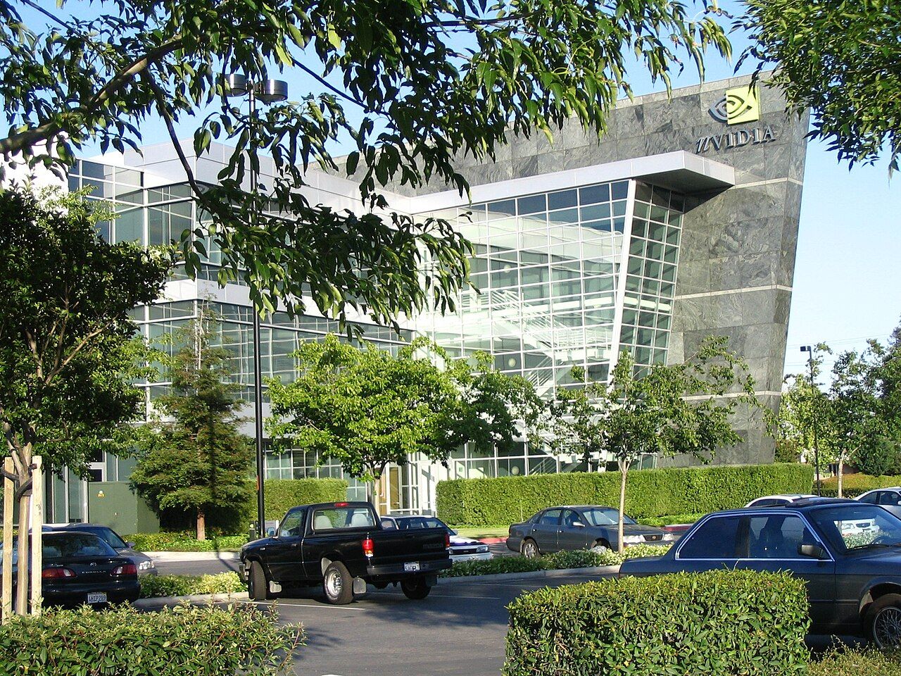 The 2701 San Tomas Expressway complex in 2005