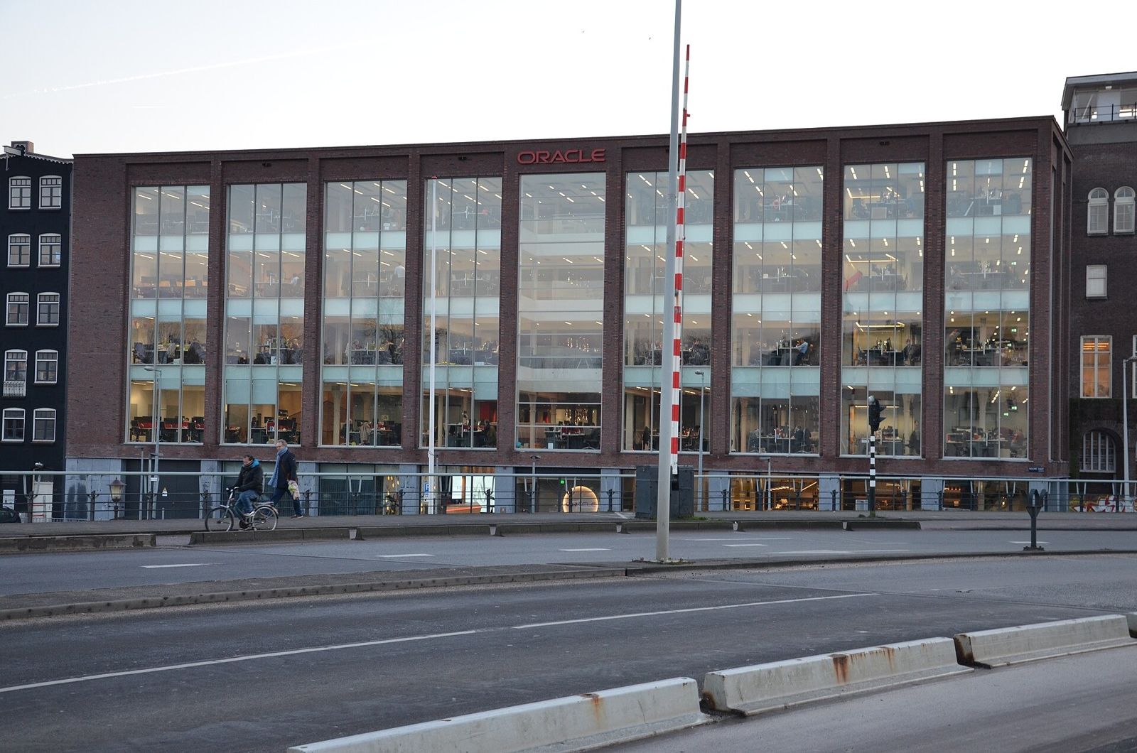 Oracle: Oracle's office building in Amsterdam