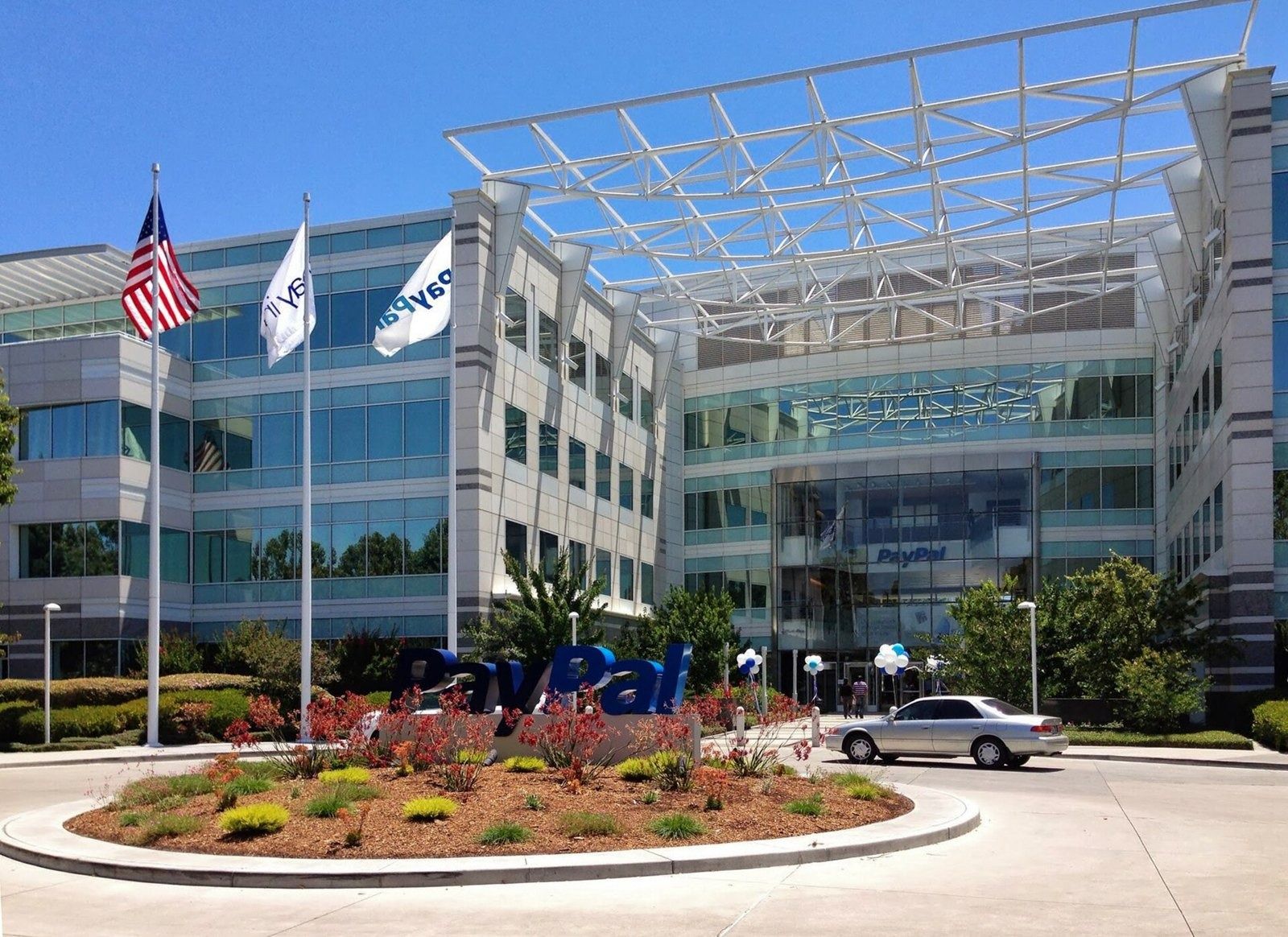 PayPal: PayPal's San Jose headquarters behind a planted roundabout
