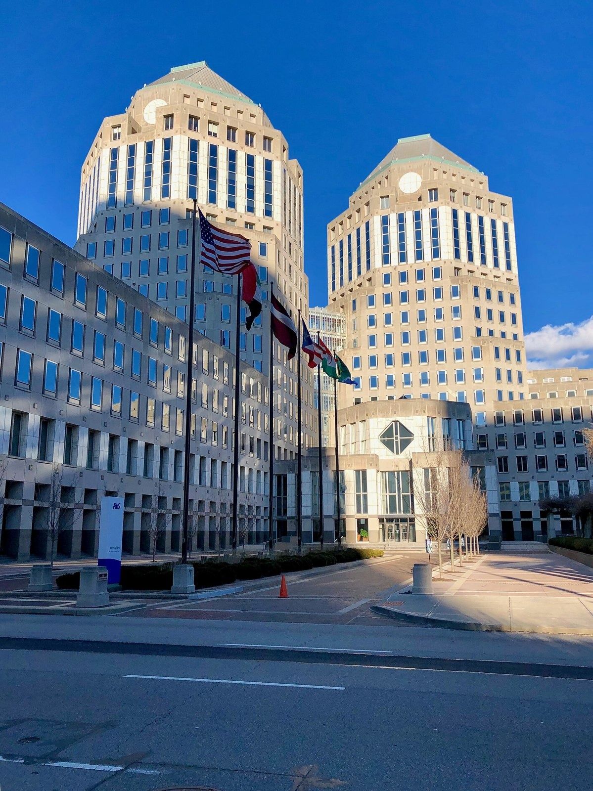 Procter & Gamble: Towers and entrance plaza