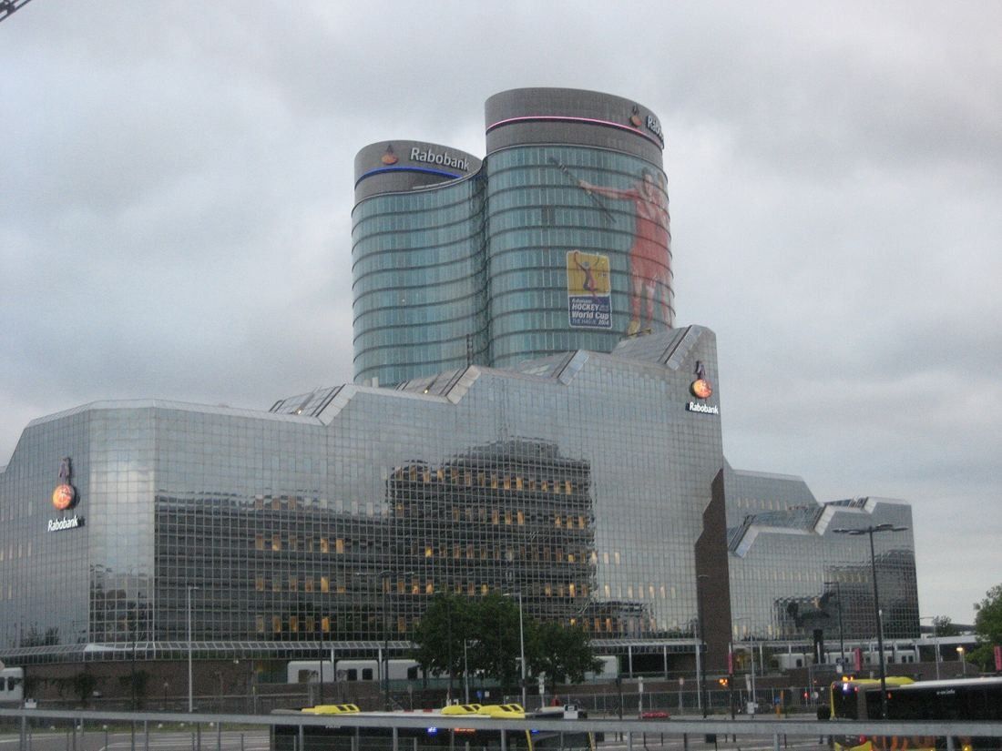 Rabobank: The two towers above a long glass-clad low-rise building with a jagged roofline