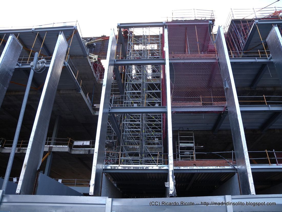 Repsol: Exposed steel floors and ribs during construction