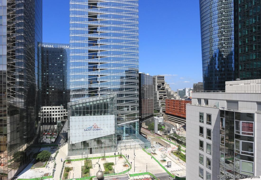 Saint-Gobain: Glass towers around a landscaped plaza seen from high above