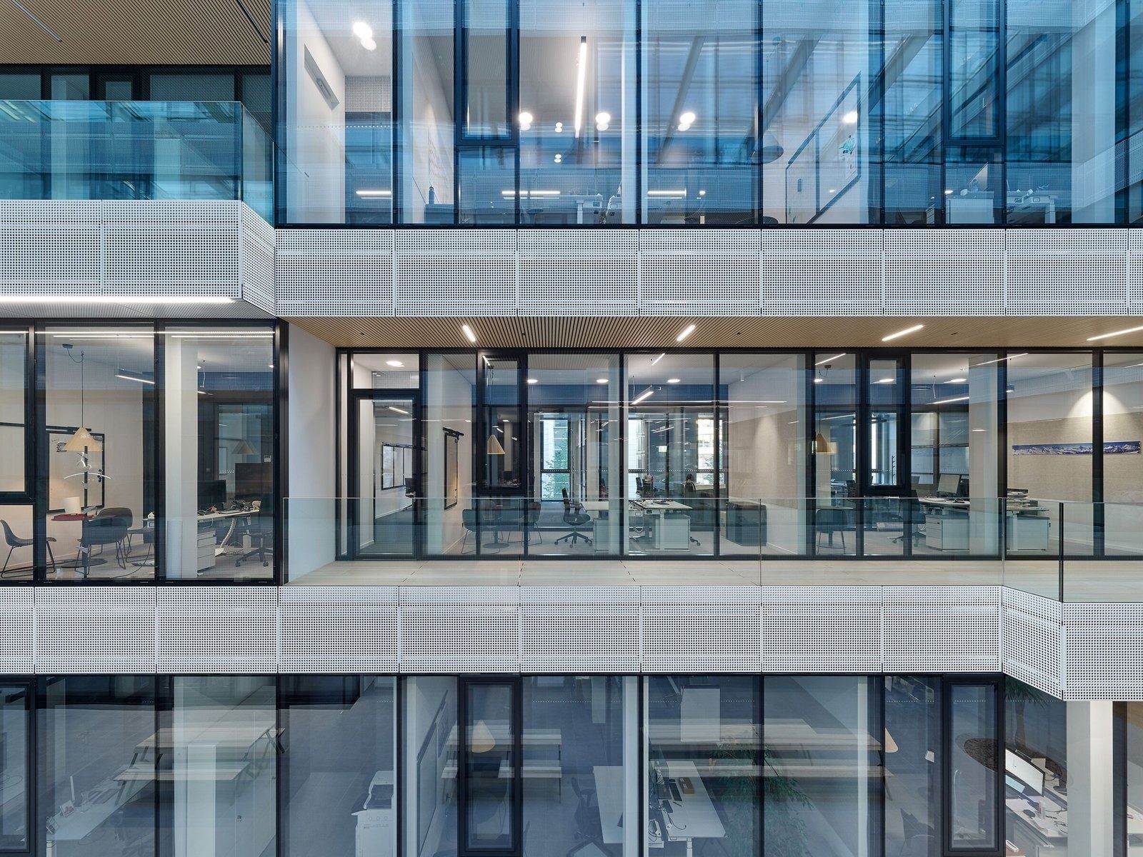 SAP: Glass-walled offices around a courtyard