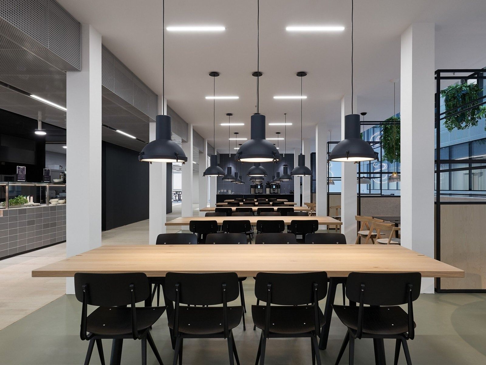 SAP: Long tables in the work café