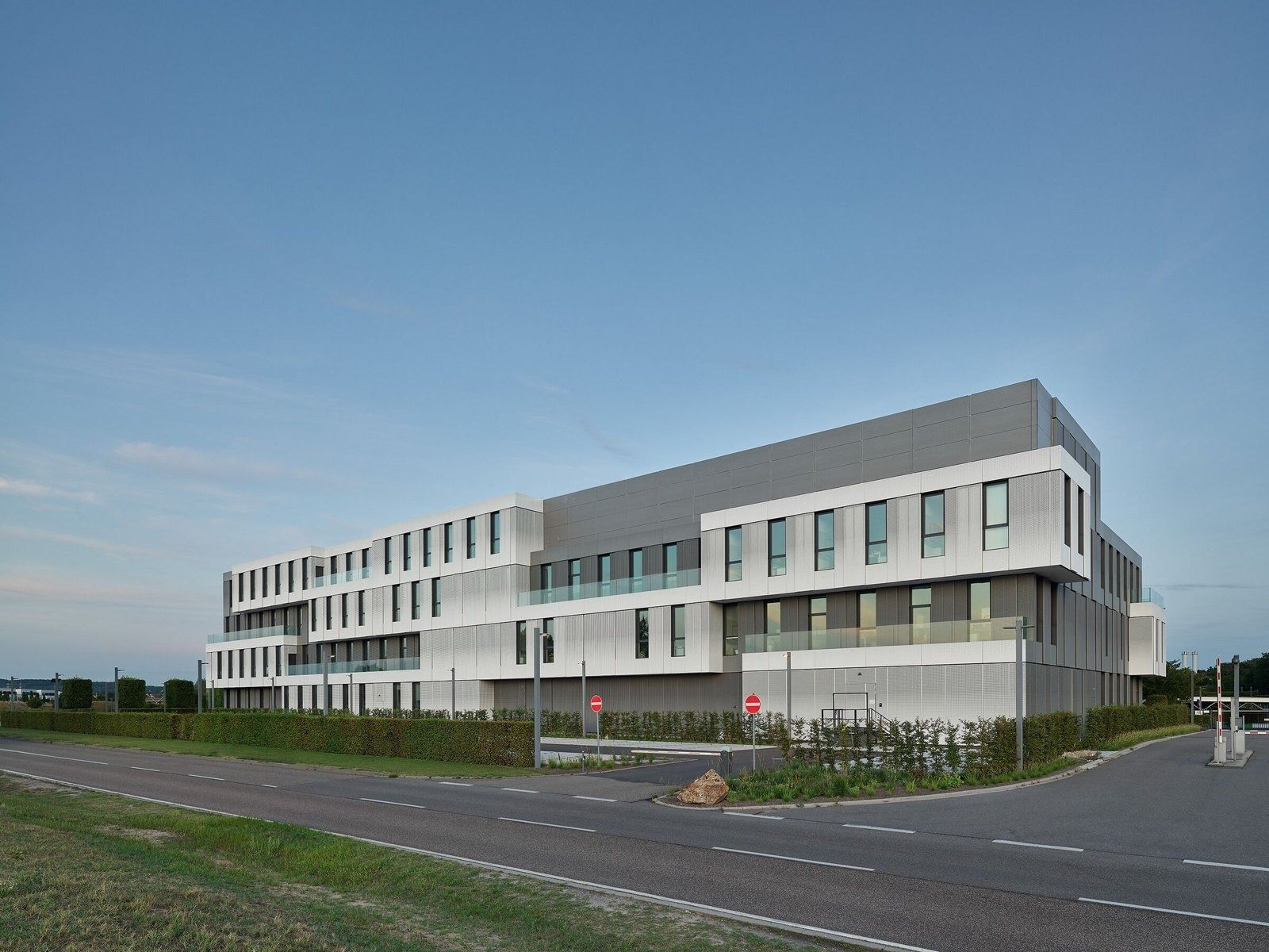 SAP: WDF 53 from the road