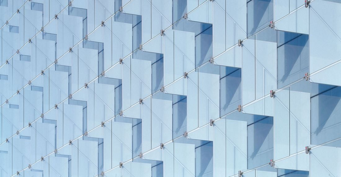 Telefónica: Close-up of angled glass panels on a facade