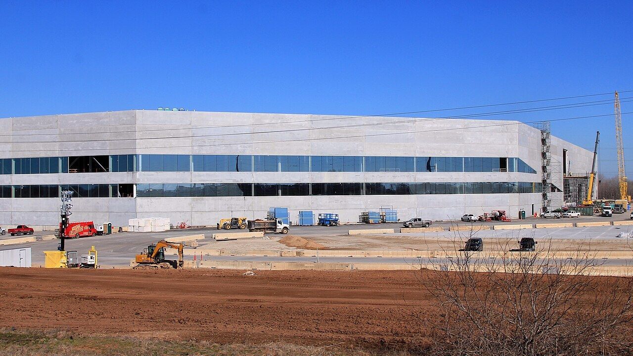Tesla: Gigafactory Texas under construction
