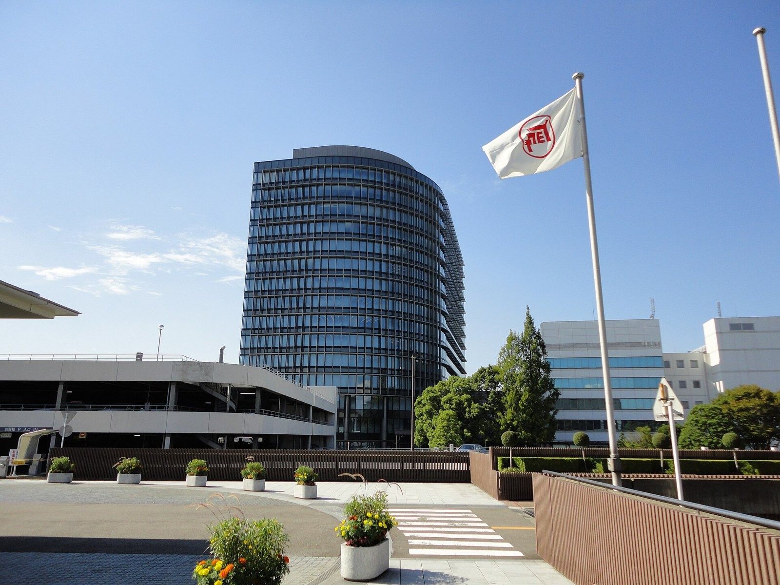 Toyota Motor Corporation: Head office with flags