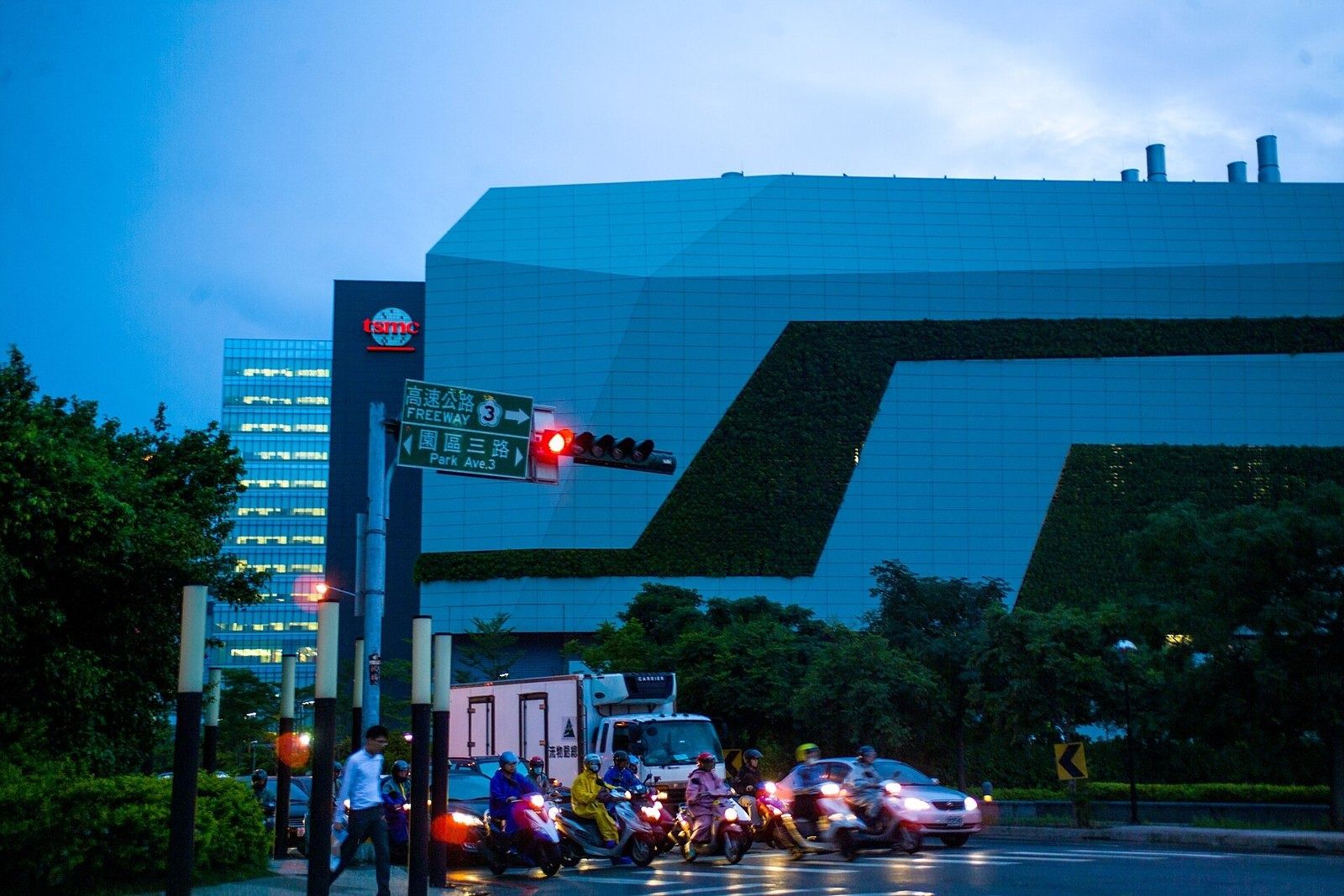 TSMC fabs in Hsinchu in 2000