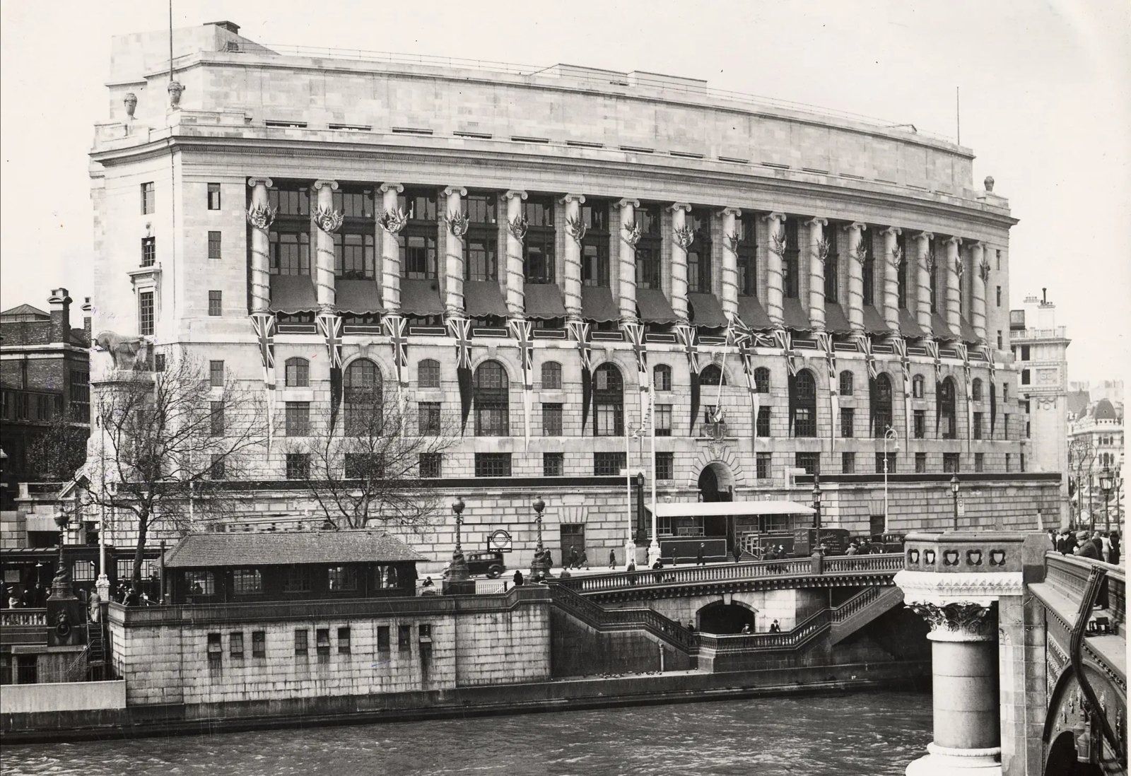 Unilever: Black-and-white photo of Unilever House beside Blackfriars Bridge