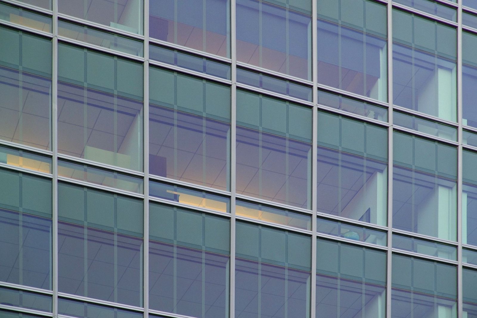 Union Pacific: Close-up of the glass curtain wall