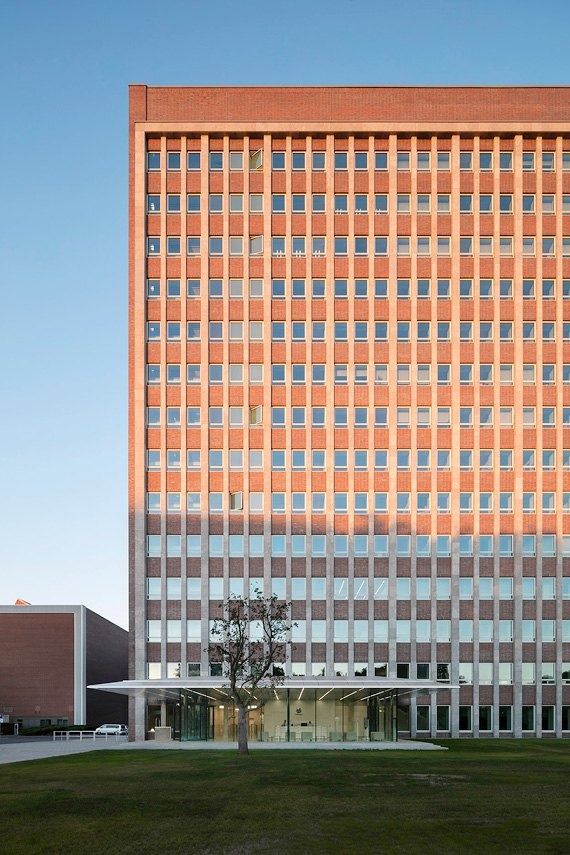 Volkswagen Group: Tower facade in evening light